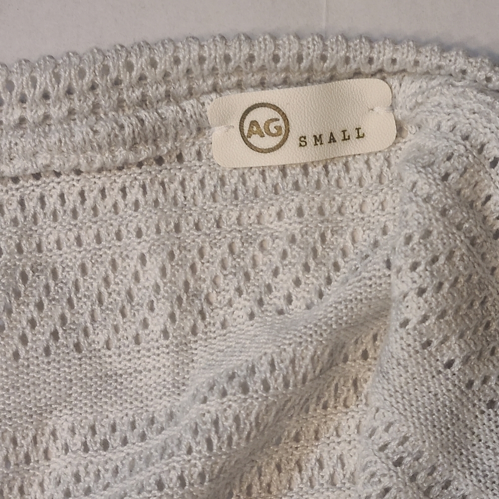 AG Women's Comy Cozy Light Gray Knit Perforated Top NWOT Small - Picture 4 of 9